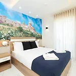 Ivory Seafront With Views!- Fl 19 By Homely *