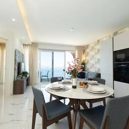 Apartman Ivory Seafront With Views!- Fl 19 By Homely *