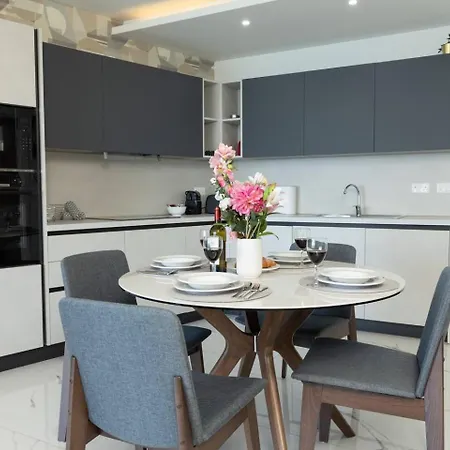 Ivory Seafront With Views!- Fl 19 By Homely * San Pawl il-Baħar