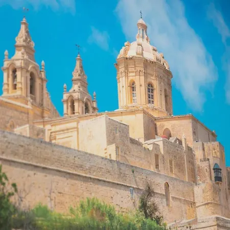 Ivory Seafront With Views!- Fl 19 By Homely Apartman San Pawl il-Baħar