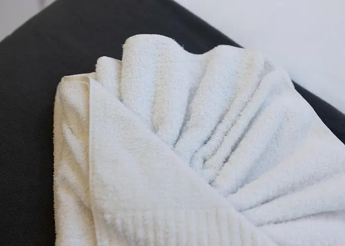 Ivory Seafront With Views!- Fl 19 By Homely Apartment *