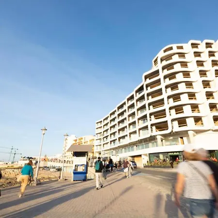 Ivory Seafront With Views!- Fl 19 By Homely San Pawl il-Baħar